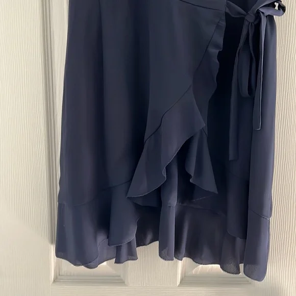 SUNDAY BEST WRAP DRESS - Picture 3 of 5